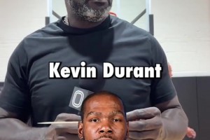 聽到目前比詹姆斯強(qiáng)的就折斷木棍！奧尼爾居然到最后才折？！