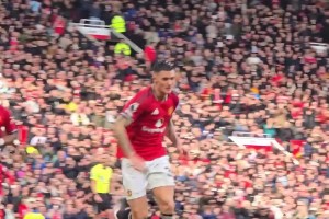 現(xiàn)場實拍！舍什科進球后揮拳慶祝