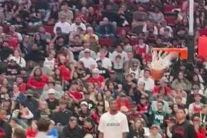 灑灑水啦！楊瀚森在球迷日三分訓(xùn)練，穩(wěn)穩(wěn)命中！