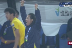 泰州隊(duì)扳平！泰山壓頂頭球還以顏色