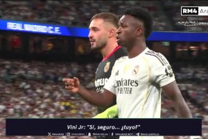 黃潛門將試圖干擾維尼修斯，姆巴佩看到后一把推開他