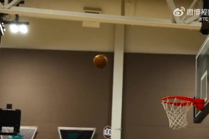 好家伙！登哥要是看到你這后撤步，要連夜飛來中國拜師??