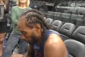 終于不用自己頂4號(hào)位了！小卡：科林斯能去防大尺寸的4號(hào)位甚至5號(hào)位