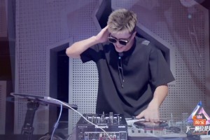 現(xiàn)在是郭舞王了哈！郭艾倫參加綜藝的開(kāi)場(chǎng)舞來(lái)了~