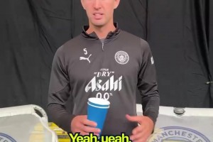 頂級名場面！馬拉多納宣布C羅獲獎(jiǎng)，C羅感謝梅西內(nèi)馬爾到場支持！