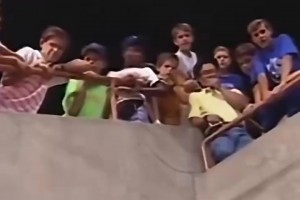 這個黑鹵蛋打個友誼賽花里胡哨的，能打明白NBA嗎？