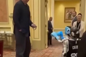 忍俊不禁！當(dāng)機(jī)器人遇上姚明會(huì)是怎樣畫(huà)面？竟想打一場(chǎng)拳擊？??