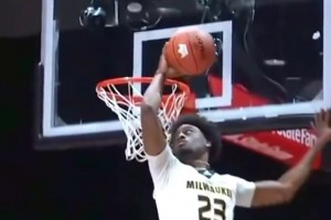 想在扣籃大賽看到的是這樣的動作?。? >
                                        </div>
                                    </div>
                                                                        <div   id=