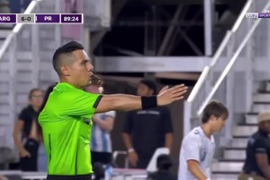 阿根廷比賽89分鐘就吹哨啦！裁判這提早半分鐘就下班了呀??