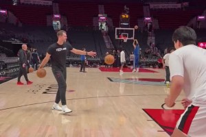 馬刺冠軍中鋒親自指點(diǎn)！助教斯普利特一對(duì)一指導(dǎo)楊瀚森賽前熱身！