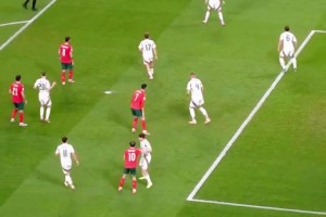 這就是頂級射手的嗅覺和意識！來看看C羅在進球前的觀察和走位