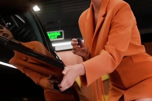 全隊獲贈寶馬！姆巴佩卻沒駕照，40萬鎊法拉利也只收藏不開??