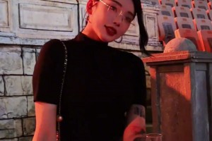 御姐！美女主播小太陽(yáng)一身黑色裙配黑絲：遇到我這種一般都叫媽媽