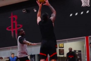 起飛！火箭官方曬視頻：賽季開始前的加練時刻！