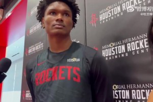 在NBA最后一季？威少這小表情??不想承認(rèn)又沒辦法：對頭