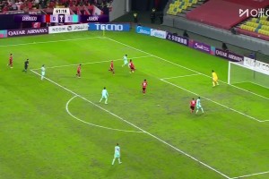 這下危險(xiǎn)了??蓉城亞冠0-2落后，對(duì)手凌空斬破門(mén)