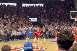 這就是雙MVP！亞歷山大關(guān)鍵時刻單吃阿門??進超難絕平中投！