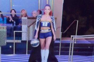 解說周鵬：揭幕戰(zhàn)和衛(wèi)冕冠軍拼到這份上，今天的火箭還是值得點贊