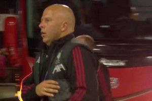 薩拉赫替補！維爾茨首發(fā)！利物浦抵達球場迎戰(zhàn)法蘭克福！