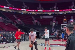 今天會(huì)用上這招嗎？楊瀚森弧頂假傳真投三分訓(xùn)練！