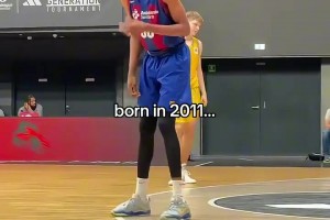 美媒稱這是字母哥和文班亞馬的結(jié)合體，至少長相真的像??