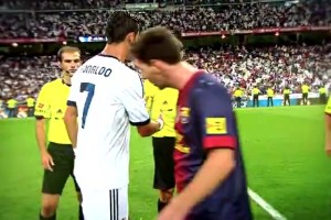 當(dāng)年巔峰西班牙國家德比！C羅和梅西擦肩而過沒有握手??