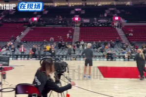 庫(kù)里賽前熱身連中三分遠(yuǎn)投，這手感真是沒誰了！