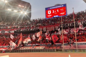 攪局成功？山東泰山3-1上海海港，泰山主場球迷玩起了人浪