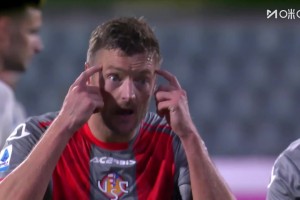 ??老兵不死！38歲瓦爾迪穿10號攻入意甲首球 激動連續(xù)空翻慶祝