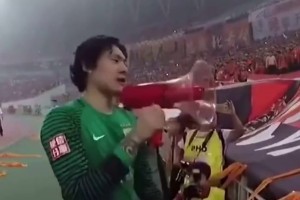 ??王大雷：雖然上港是強(qiáng)隊(duì)，但沒(méi)人能在大球場(chǎng)踩在我們肩膀上