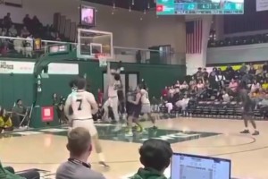 這對抗+腳步！王俊杰左手挑籃&連續(xù)滯空上籃??生涯新高23分