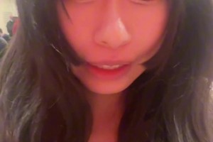 大老師展示曼聯(lián)伙食：夾著魚肉的“肉夾饃”，還有夾雞肉的…