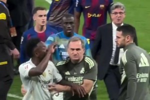 維尼修斯和亞馬爾對線時，差點(diǎn)和國家隊隊友拉菲尼亞干起來??