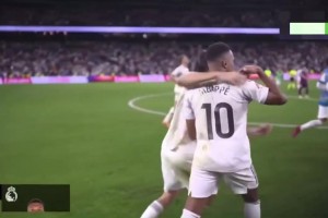 ??姆總和A費(fèi)上一秒還在擁抱慶祝，發(fā)現(xiàn)雙方?jīng)_突立馬“應(yīng)戰(zhàn)”