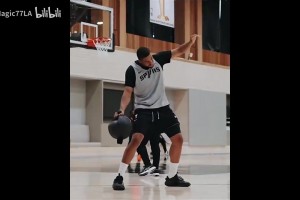 完美的開局！馬刺近期的隊內訓練！你覺得他們這賽季能走多遠？