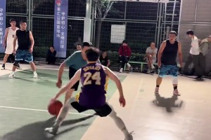 眾所周知 野球場絕殺是沒有上籃的！拉也要拉下來！