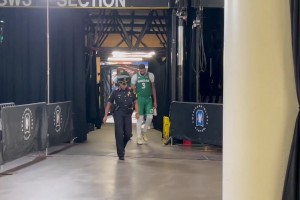 10中1正負(fù)值-20！弗拉格被衛(wèi)冕冠軍上了一課，賽后落寞離場(chǎng)