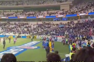 申花逼平英博喪失爭(zhēng)冠追分良機(jī)!賽后上海球迷喊出“丟人現(xiàn)眼”