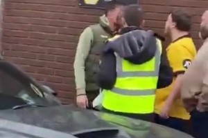 狼隊(duì)門將怒懟球迷：輸球難受都不和跟妻子說話??