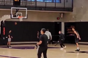 為籃球而生！9歲接近1米8的文班同年齡段降維打擊！