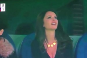 西班牙國(guó)寶級(jí)女演員佩內(nèi)洛普成為國(guó)家德比焦點(diǎn)