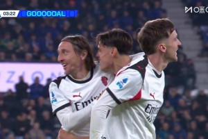 開(kāi)場(chǎng)閃擊！里奇禁區(qū)外凌空抽射，皮球經(jīng)埃德森折射入網(wǎng)