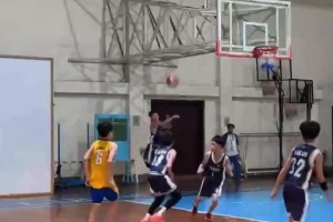 是讓你籃板卡位上強度，不是讓你上尺度??????