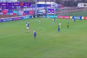 巴西前鋒艾芙琳左腳世界波破門(mén)，U17女足0-2落后！