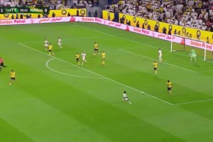 半場(chǎng)補(bǔ)時(shí)奧亞爾小角度破門(mén)，吉達(dá)聯(lián)合再下一城