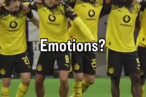 太絲滑！梅阿查實(shí)拍：連主帥齊沃都加入到蘇西奇處子球的慶祝行列