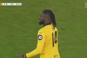 狼隊扳回一城！黃喜燦助攻阿洛科達爾破門！