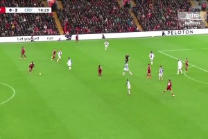 利物浦10人作戰(zhàn)！納洛拉倒單刀的德文尼，被裁判直紅罰下