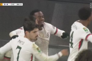 狼隊后場失誤！吉滕斯爆射轟進出世界波！切爾西4-2領(lǐng)先！