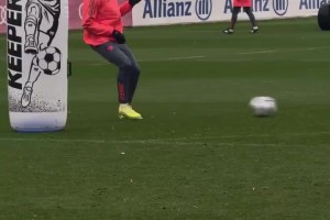 右路殺手！正在苦練右腳的奧利塞！